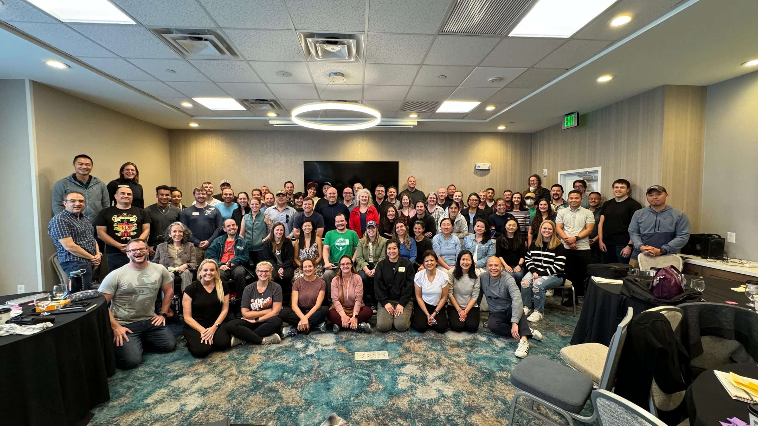 Attendees gather for a group photograph at Extraordinary Las Vegas